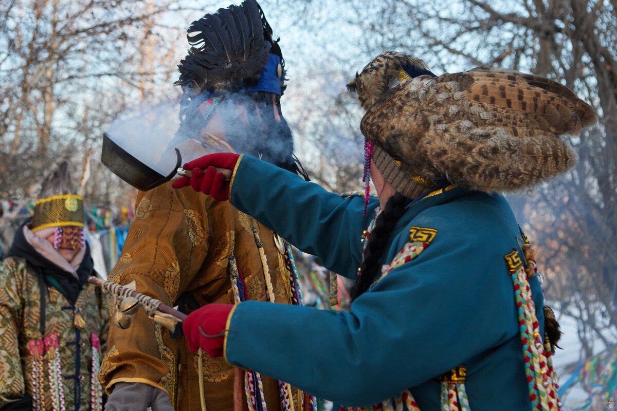 Тувинские шаманы. Шаманизм в Туве. Шаманы Монголии глаза. Мир глазами шамана. Выступление шамана на 23 февраля