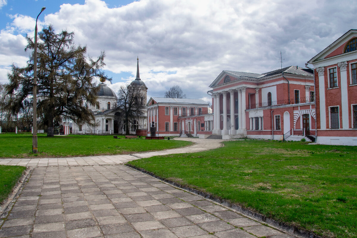 Усадьба гончаровых ярополец московская область. Ярополец (усадьба Загряжских). Волоколамск усадьба Гончаровых. Усадьба Гончаровых и Ярополецкая ГЭС.