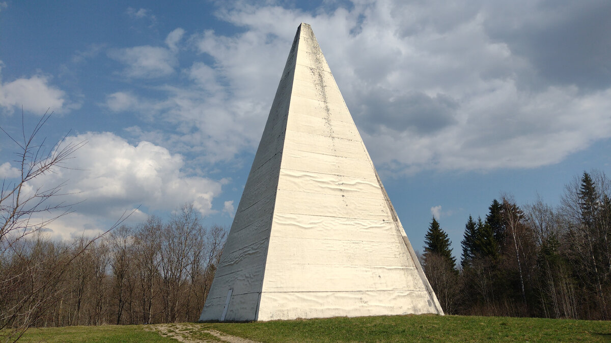 Селигерская пирамида Голода. Фото автора