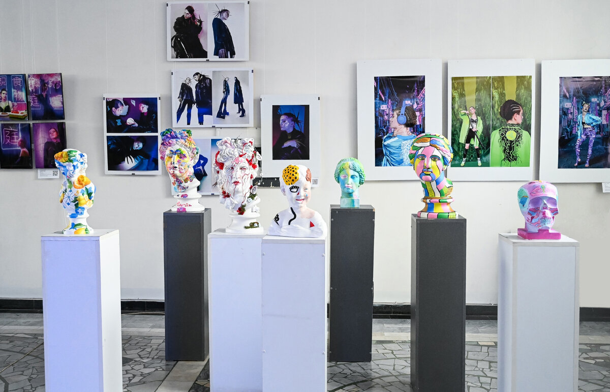 Выставка «Параллель» 