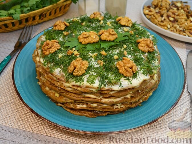 Печеночный торт «закусочный» с луком, морковью