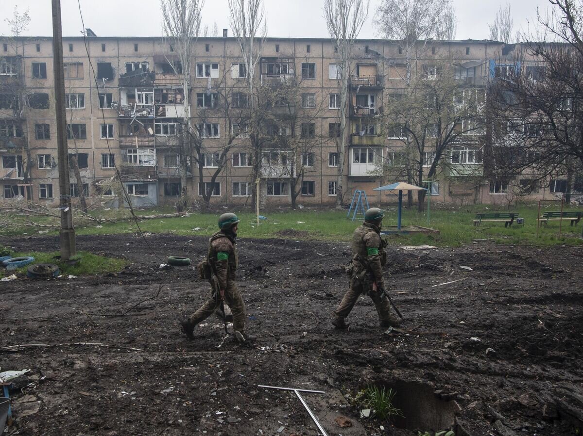    Украинские солдаты в районе Артемовска© AP Photo / Iryna Rybakova