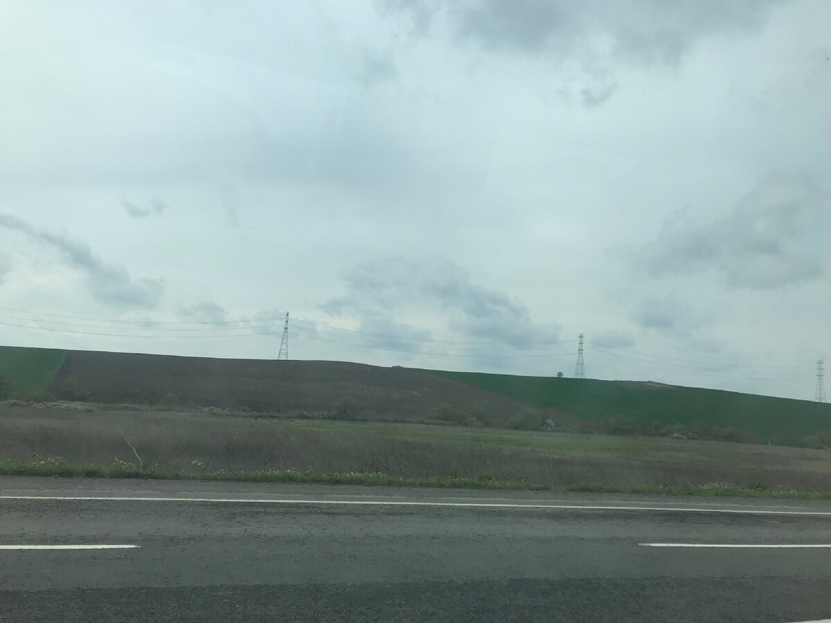 Дорога в Чорлу. Кругом поля-поля-поля. Конечно, ведь Тракия (бывшая Фракия) - это житница Турции!