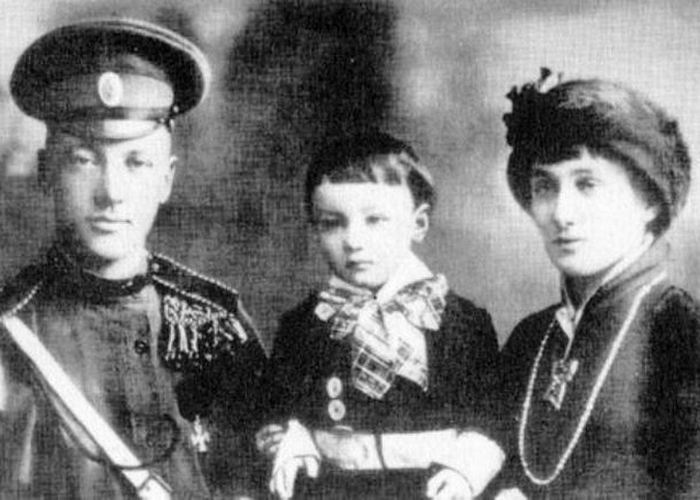 Николай Гумилев, Анна Ахматова и их сын Лев