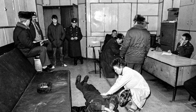 Никому не пожелаю оказаться в центре такого внимания! Фото из свободного доступа.