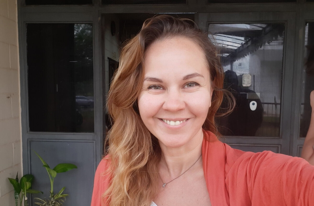 Это я. Как раз, с пары вышла.