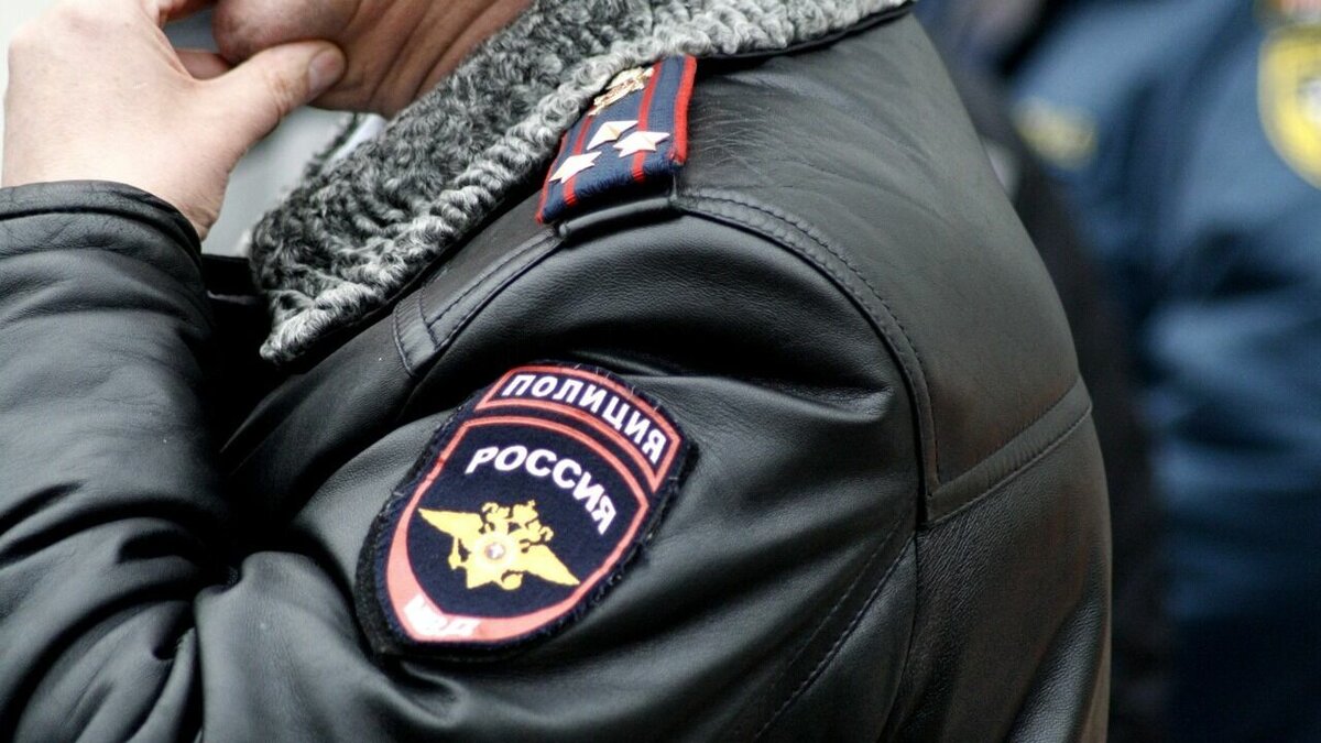     В Казани на улице Дементьева мужчина избил и выбросил сожительницу из окна квартиры на третьем этаже. Эту информацию Inkazan подтвердили в пресс-службе УМВД России по столице Татарстана.