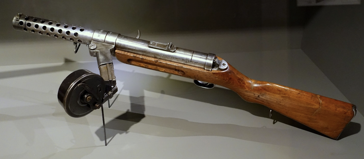 После поражения в Первой мировой Германии было запрещено производить автоматическое оружие. Производство MP-18 было свернуто. 