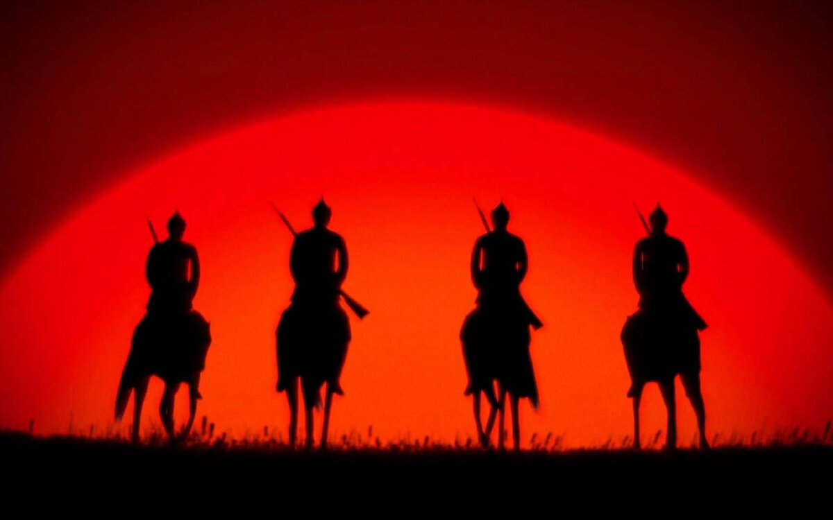 Кадр из кинофильма "Неуловимые мстители" Фото из открытых источников