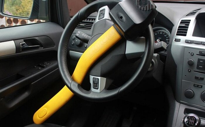 Механический блокиратор руля/ Фото: amastercar.ru