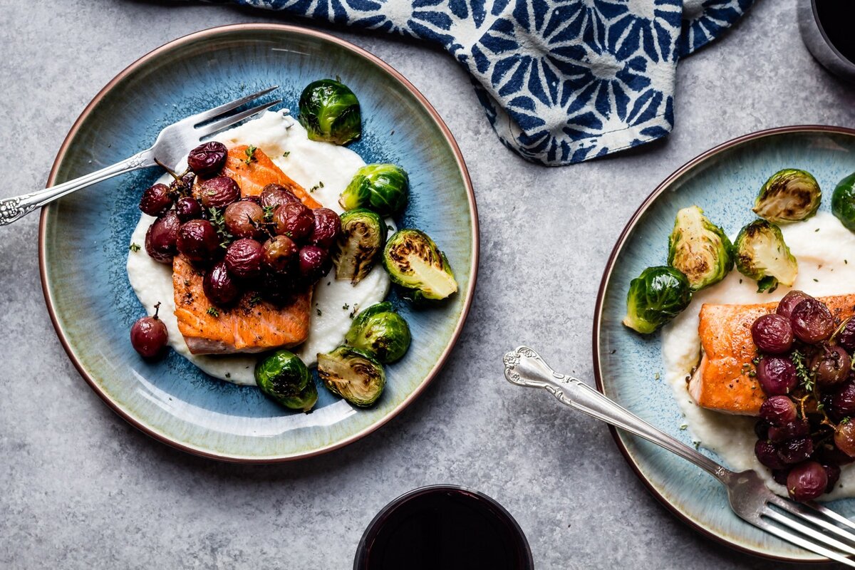 лосось с виноградом