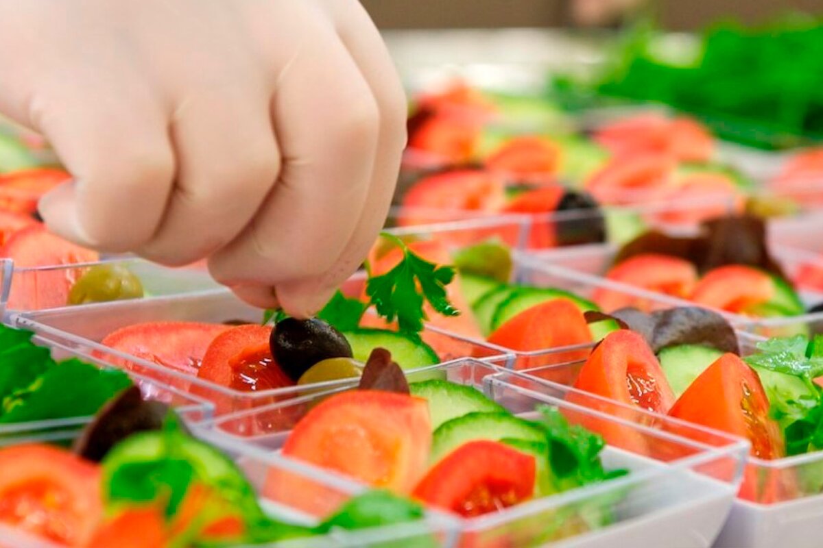 комплектовщик питания. бортового питания. комплектовщик питания. упаковщик питания. фасовщики бортового питания.