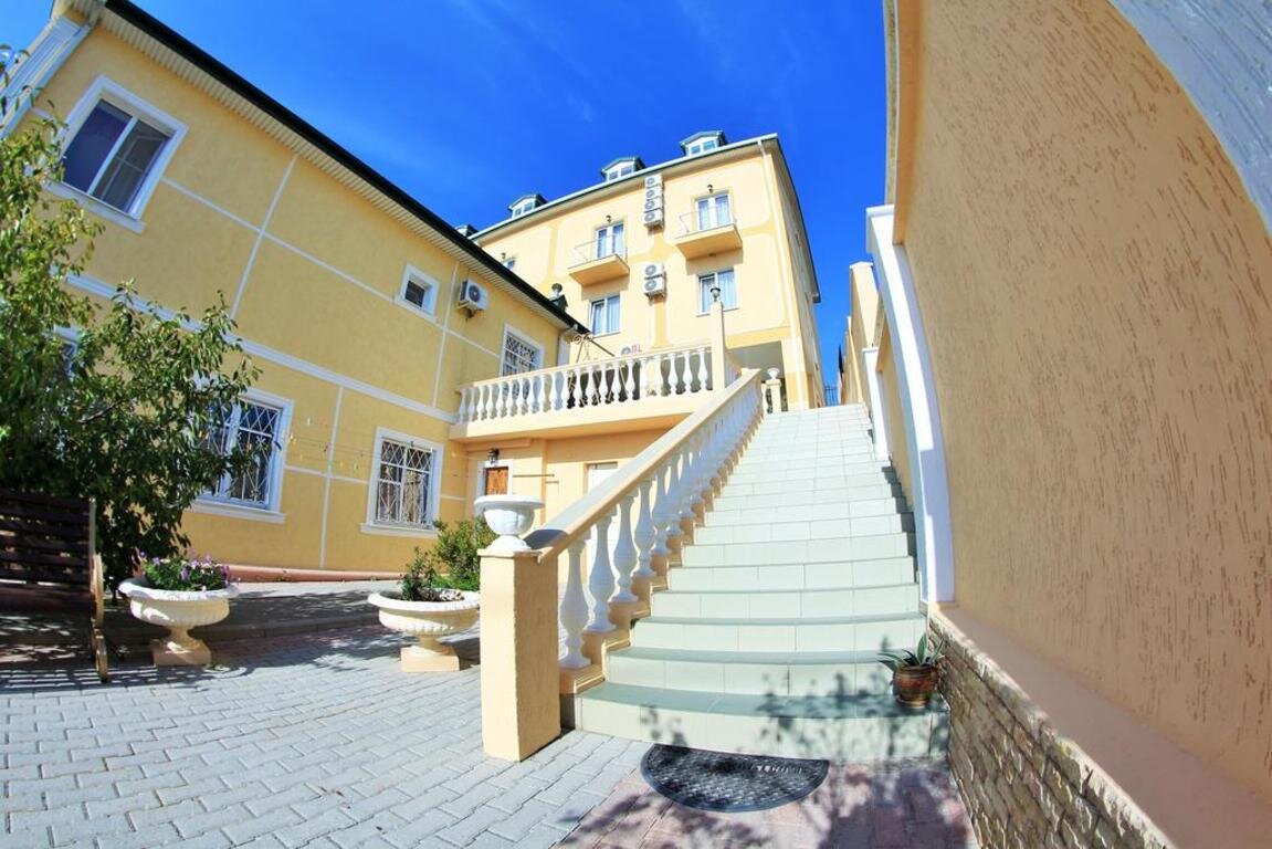 Отель "Ной плюс" в Геленджике