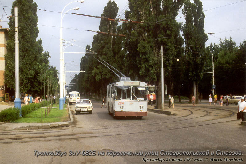 Фото краснодара 2000 годов Краснодар. Вид на перекресток ул. Северной и Тургенева, середина 1960-х