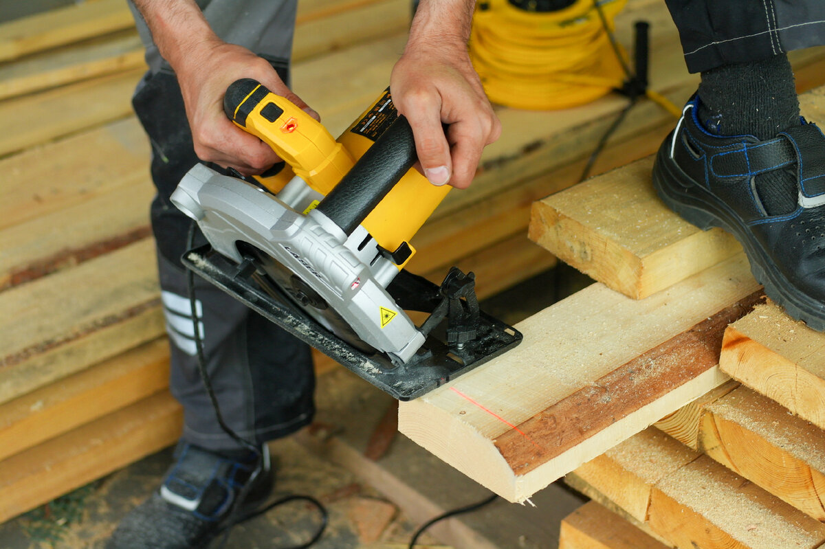 Обзор циркулярной пилы Denzel CS-210