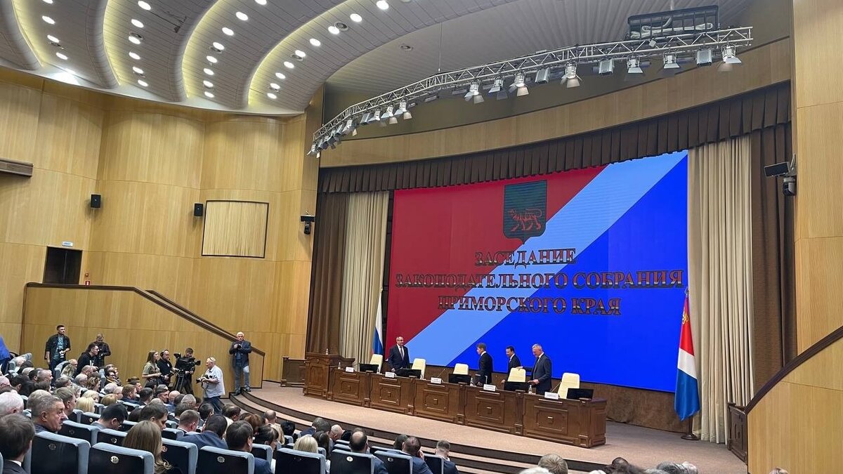     Губернатор Приморья Олег Кожемяко отметил рост промышленной переработки рыбы и рекордно минимальное количество лесных пожаров в регионе по сравнению с 2021 годом. Отчет от проделанной работе глава регионе представил депутатам ЗСПК.