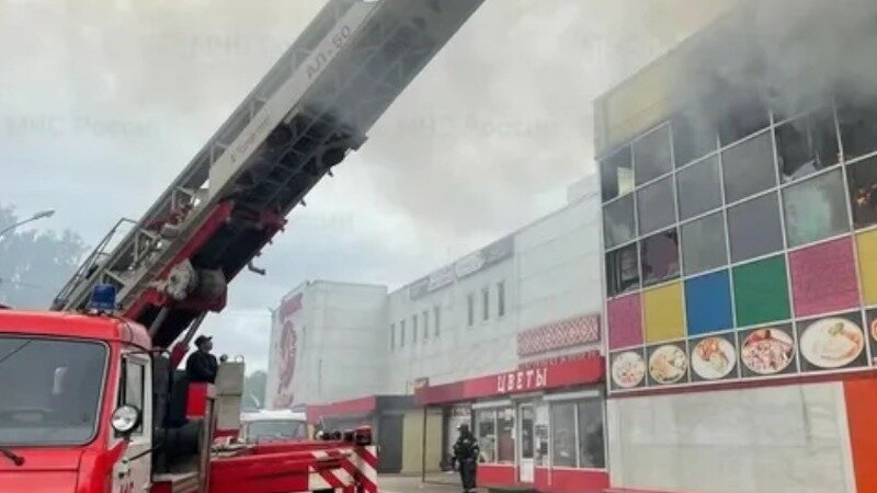    Площадь пожара составила 80 квадратных метров.