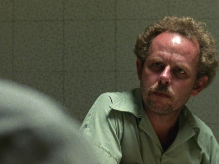 Роберт А. Барнс - художник-постановщик. В числе его работ - знаменитая «Техасская резня бензопилой». Тоуб Хупер пригласил Барнса в качестве художника, поскольку Барнс мог «мог сделать что угодно из ничего».