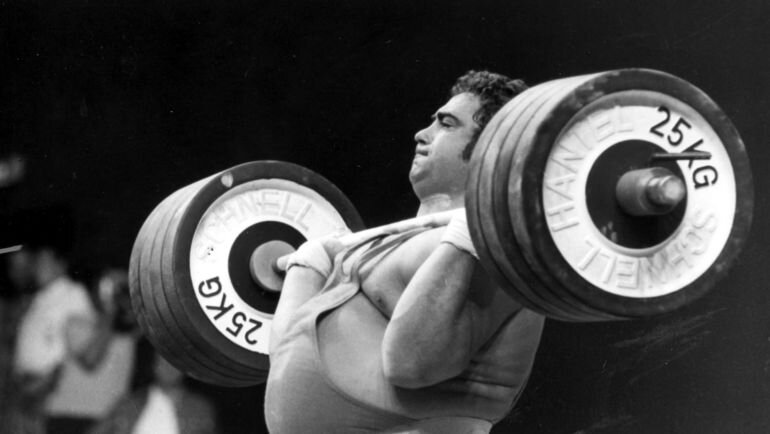 1972 год. Мюнхен. На помосте олимпийский чемпион Василий Алексеев. Фото Фотохроника ТАСС