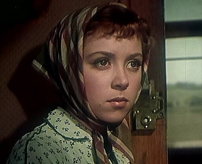 Кадр из фильма «Девушка без адреса» (1957). Скриншот.