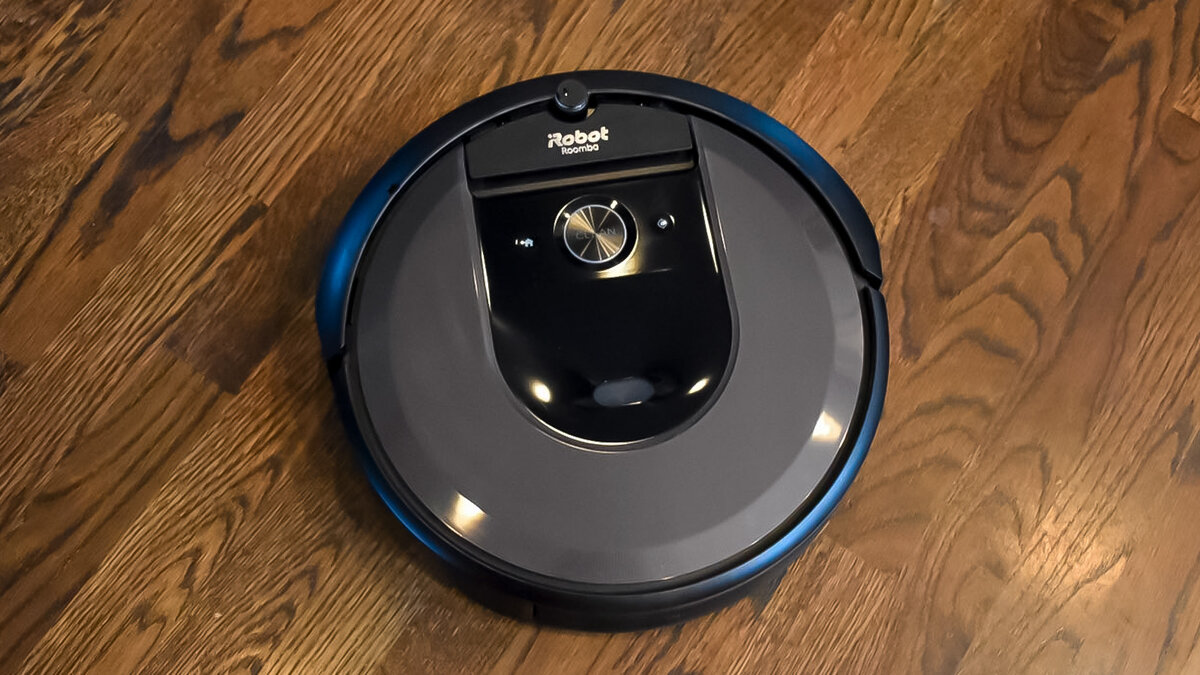 Roomba i7+.