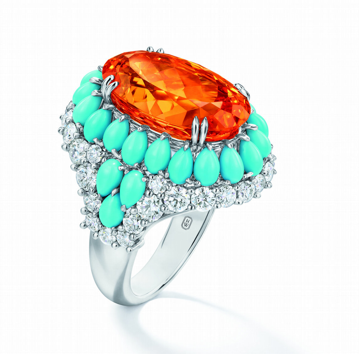 Кольцо со спессартином от Harry Winston. 