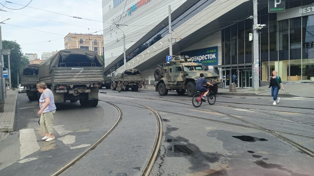 Ростов сейчас. Ситуация в ростове сейчас. Новости обстановка ростов на дону. Танк в центре города. Ростов на дону последние новости.