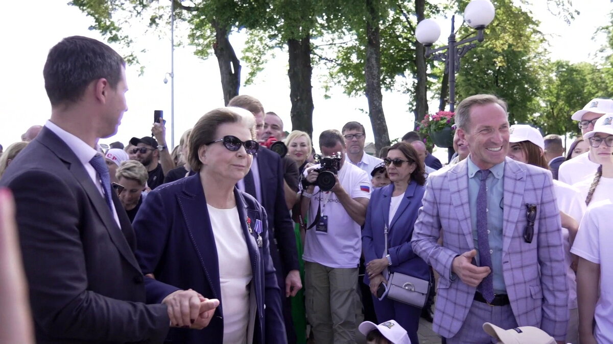    Это космос! Валентина Терешкова встретилась с югорскими школьниками в Ярославле