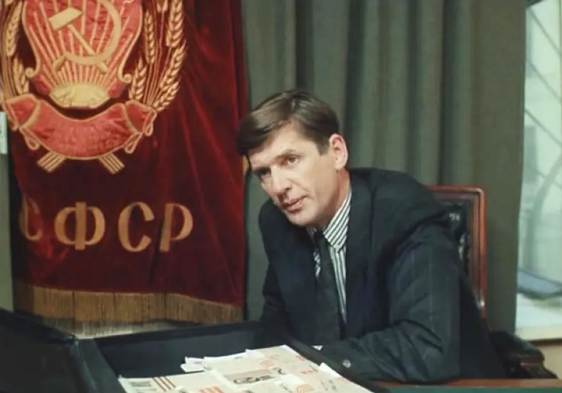 Кадр из фильма "Гений"