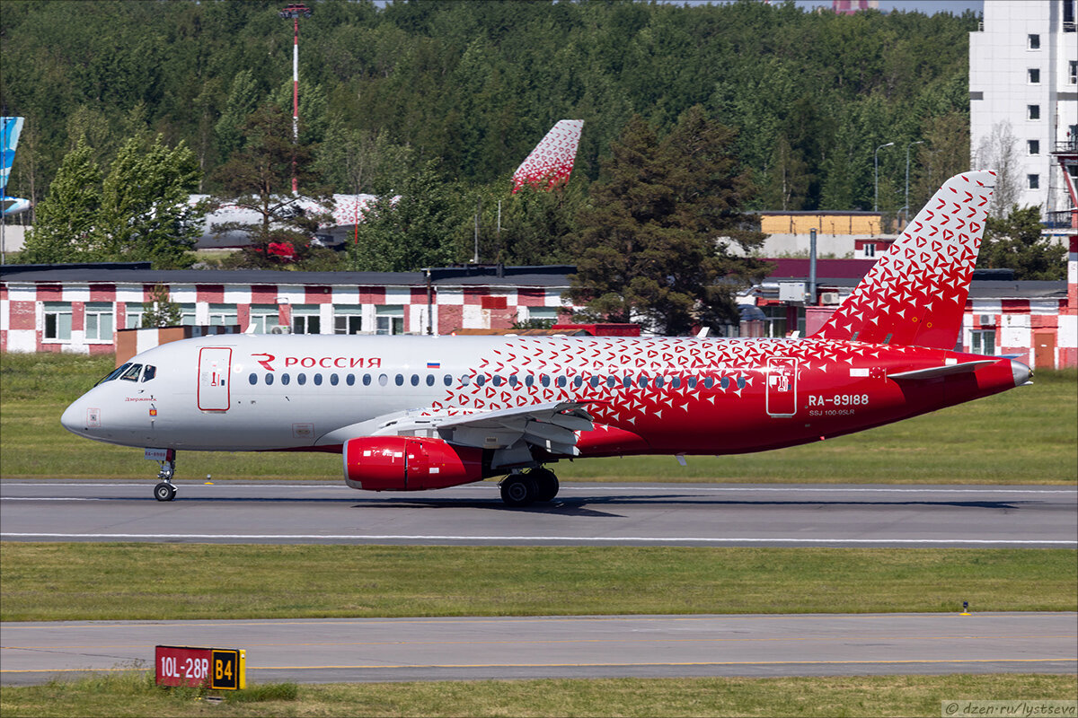 SSJ100 "Россия" Дзержинск RA-89188