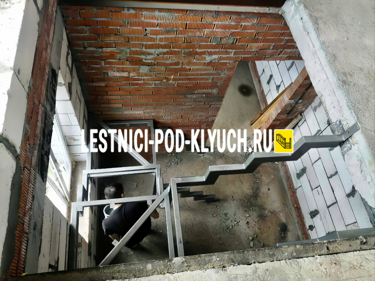 Принимаем звонки: пн-вс с 8:00 до 21:00 (+7 499 490-72-90). Электронная почта: info@lestnici-pod-klyuch.ru 