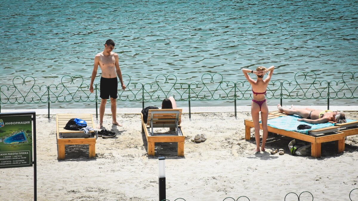     Тюменцы сообщают, что на общественном пляже на берегу озера Андреевское уже не первый год бегает голый мужчина.