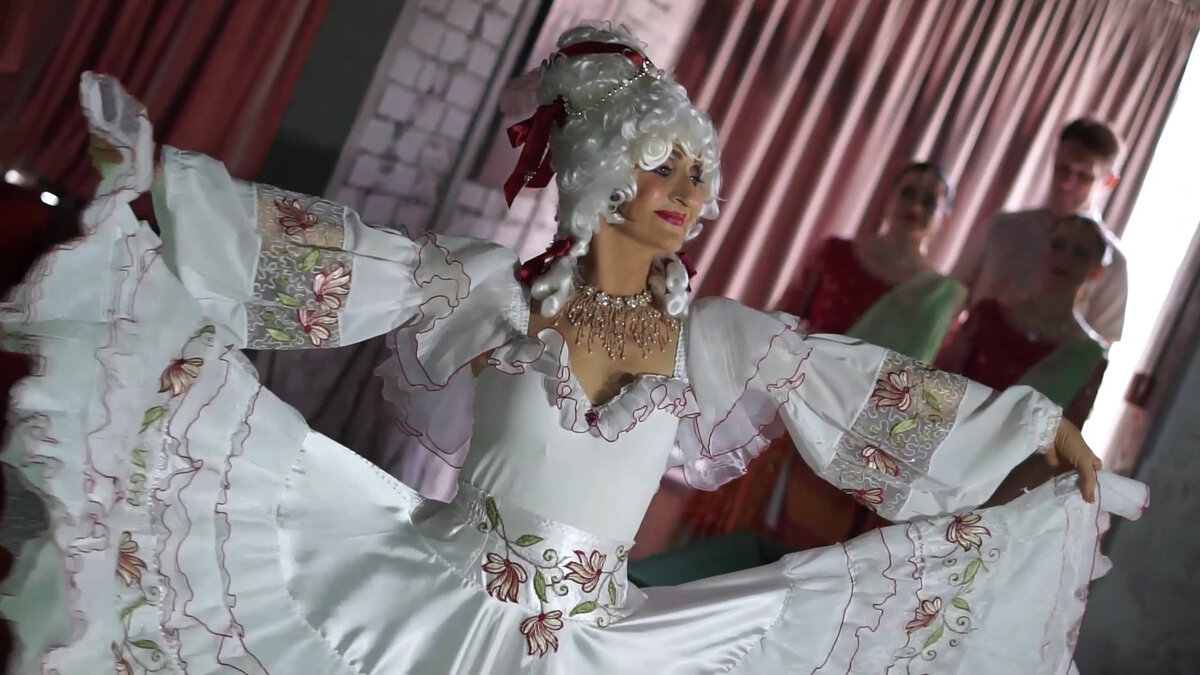 Гротеск «Королева Шант-эклера» в исполнении Qvarta Roma на вечеринке «Время танцевать», 25 июня 2023 г.