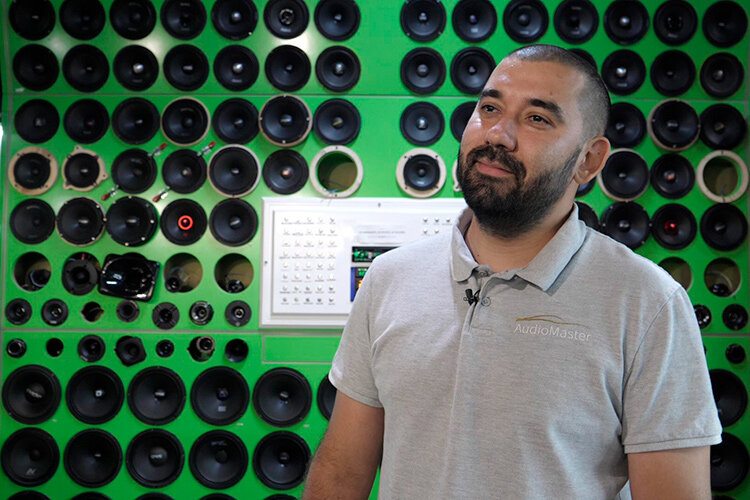    Азат Хуснутдинов: «Автозвук — это маленький мир. Среди «автозвукеров» есть даже хештег — #автозвукболезнь. Речь не о физической «болезни», а о степени увлеченности этой сферой» Фото: Евгений Жура