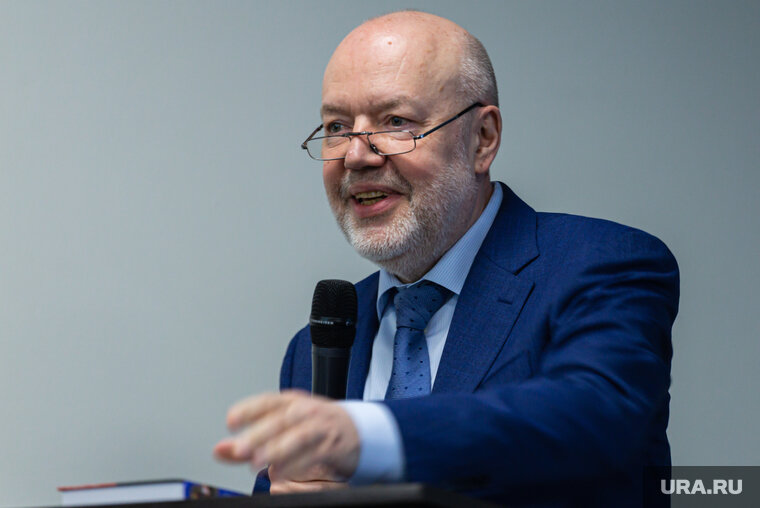    Сейчас Крашенинников работает над четвертой книгой — о Временном правительстве