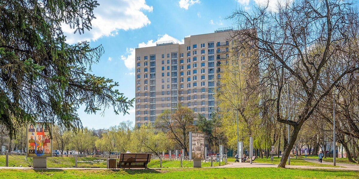 Что сделали:

Расширили внутриквартальные проезды к новостройкам, куда переедут участники программы реновации.