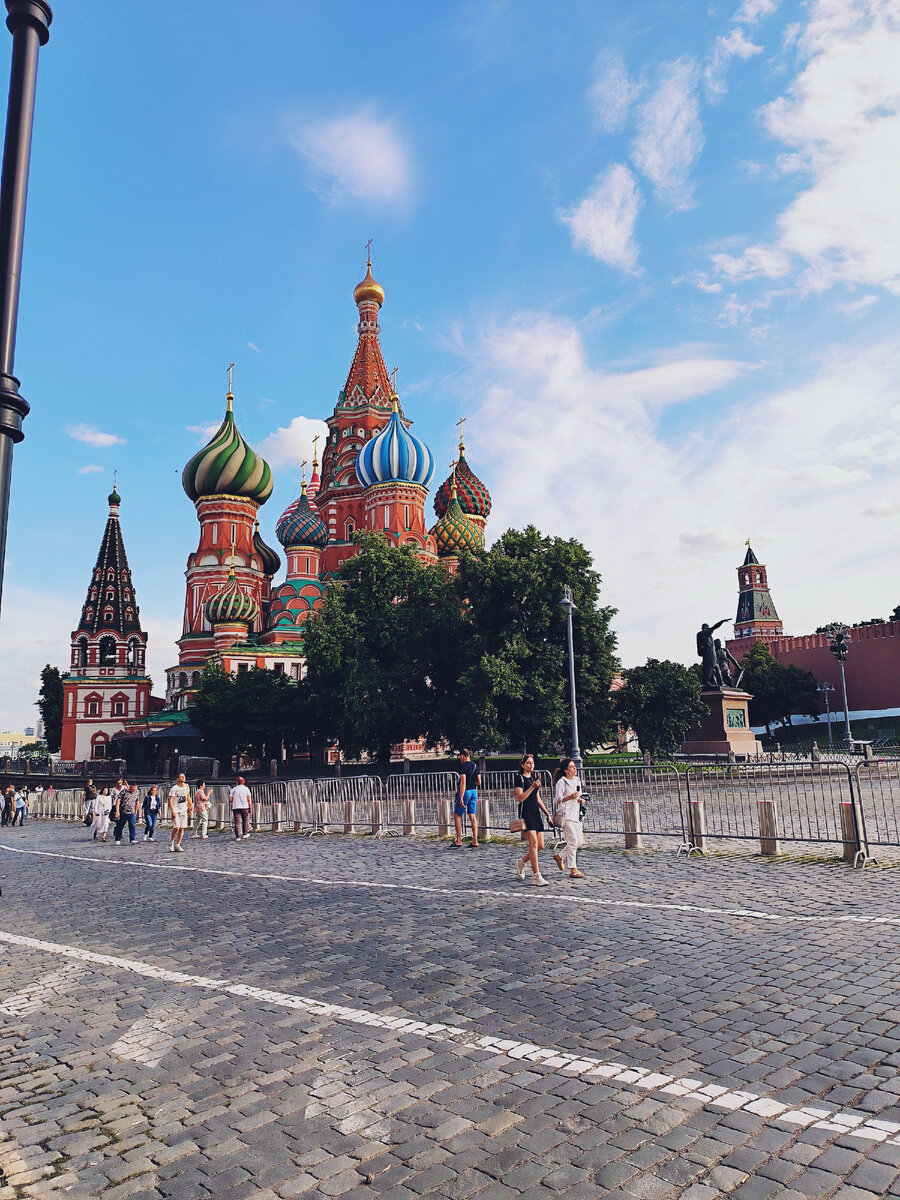 Красная площадь закрыта сегодня в Москве: причины и последствия