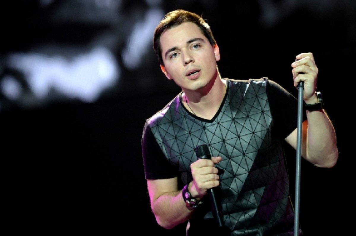    Родион Газманов признался, что тяжело пережил развод отца с матерью