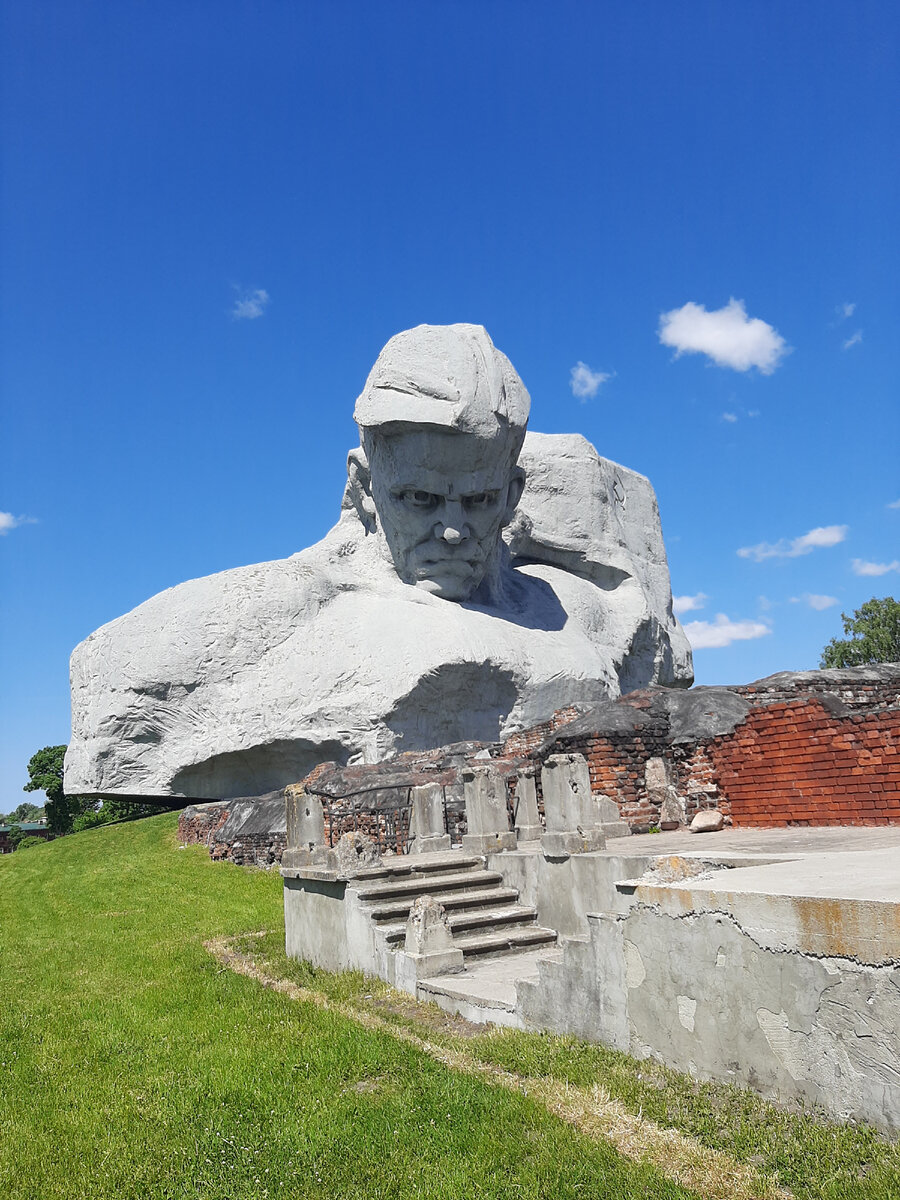 Скульптура Мужество 