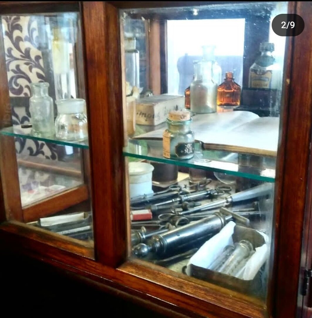 Витрина аптеки Пеля, фото из личного архива 