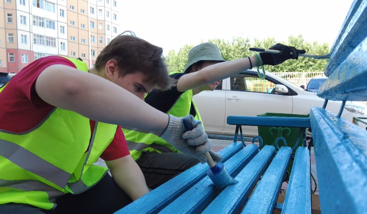 Нижневартовские подростки в каникулы трудятся на благо города | ГТРК Югория  | Дзен