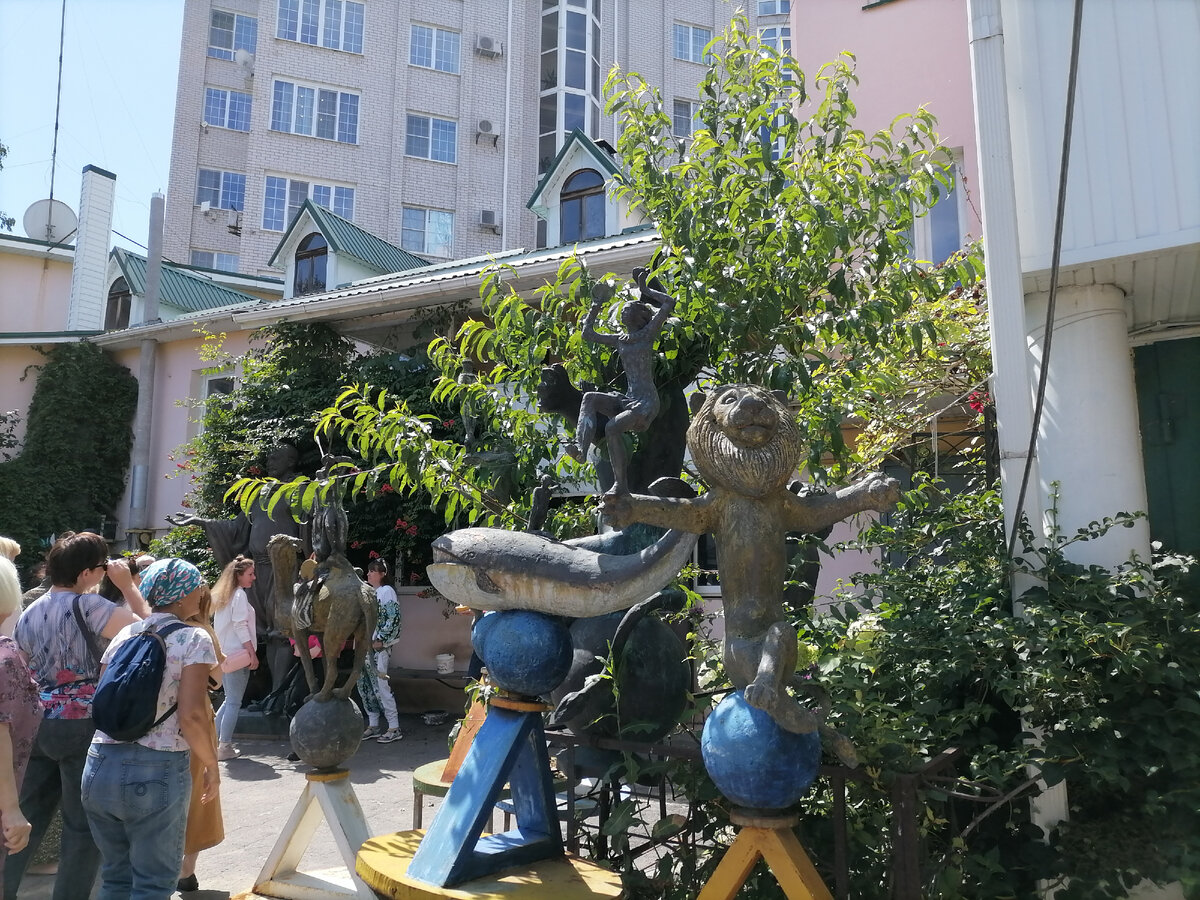 цирковые звери и многоэтажки 