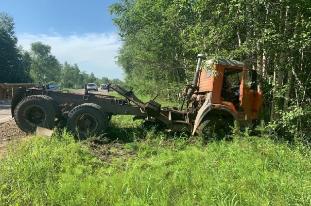    Два человека пострадали в ДТП с иномаркой и КАМАЗом под Ангарском
