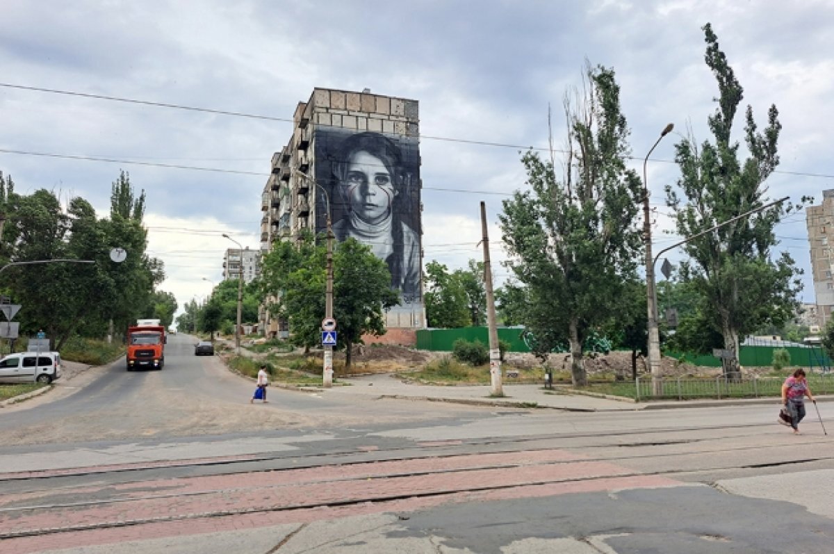    Итальянский художник Черулло нарисовал мурал в честь детей Донбасса
