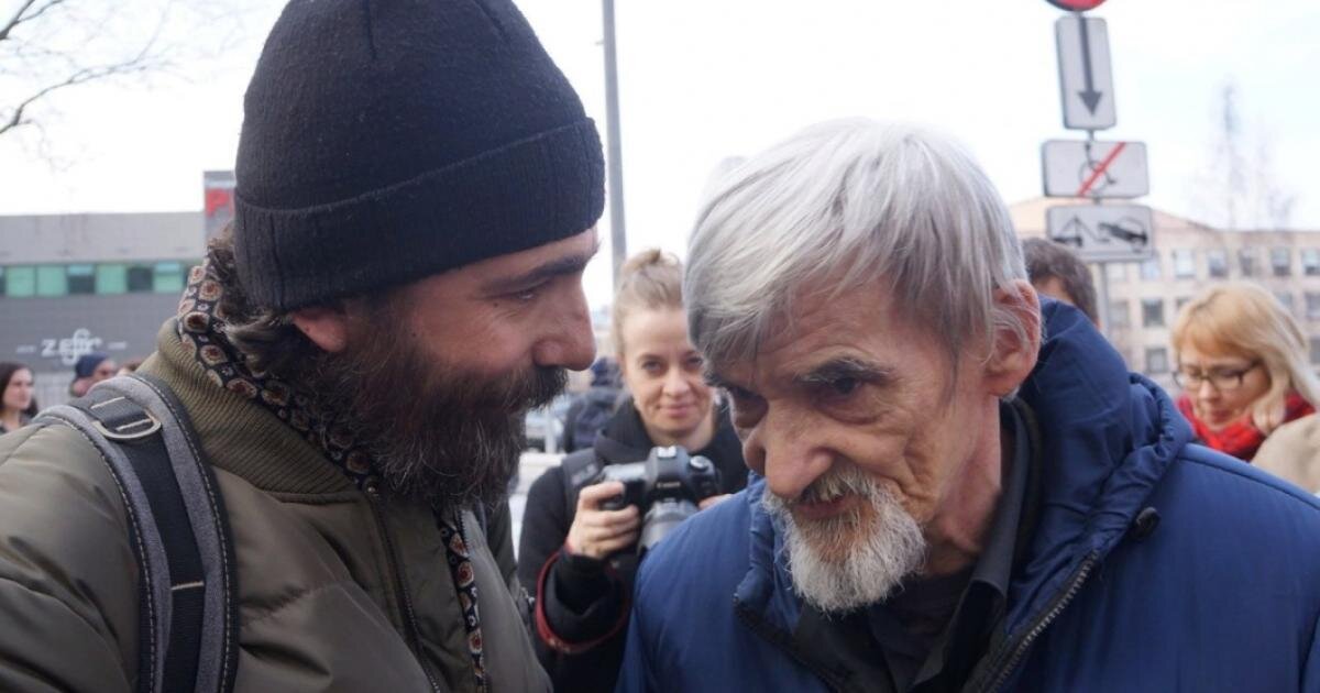 Михнов-Вайтенко и Юрий Дмитриев / Фото: incubatorold.memohrc.org
