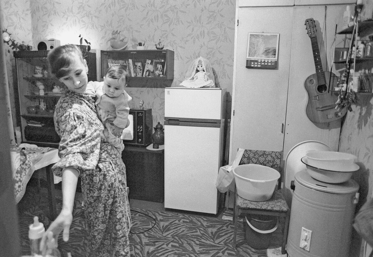 Быт 80-х годов. Гг. Квартира советского человека. Интерьер квартиры 50-х годов. Быт советских людей.