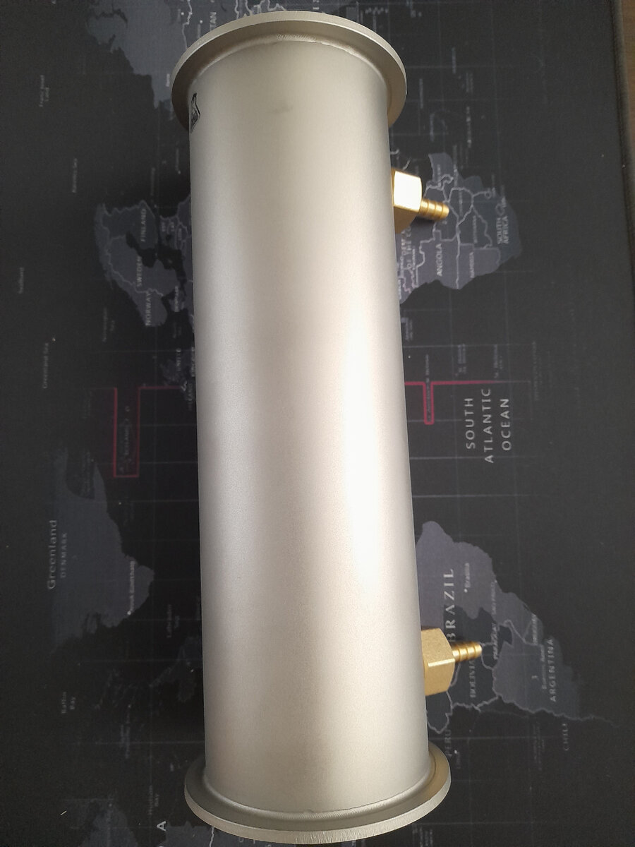 Для иллюстрации взял совершенно новый дефлегматор от моего Люксталь 8М.