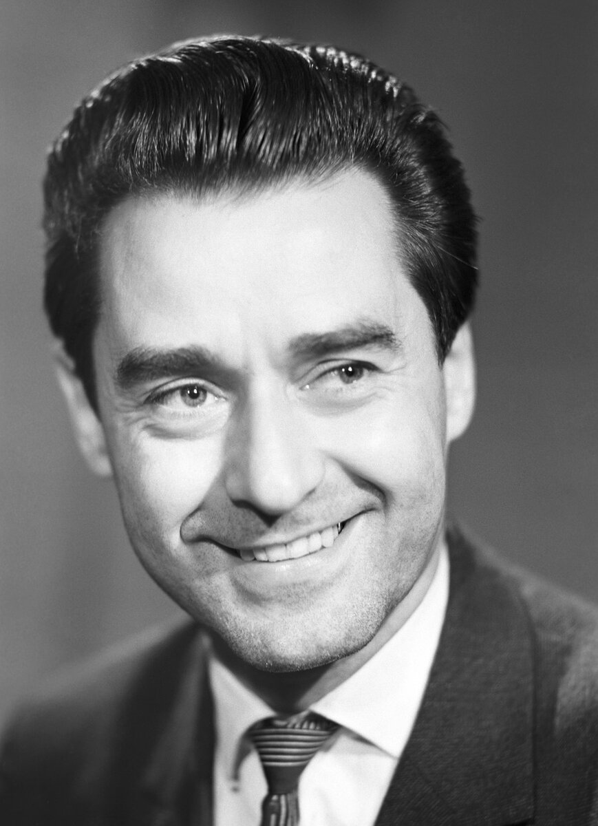    Андрей Дементьев в 1967 г. Фото: Евгений Кассин, Владимир Савостьянов/ТАСС