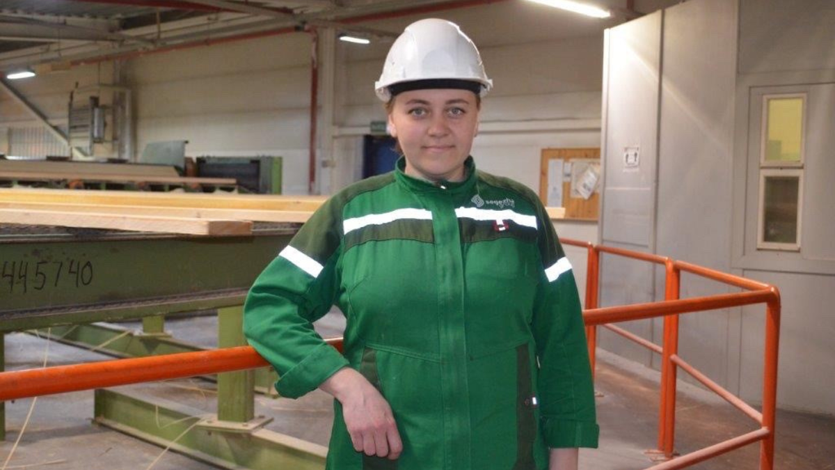 Героиня рубрики «Рабочий день» - Марина Ланцова, технолог лесопильного цеха С-ДОК
