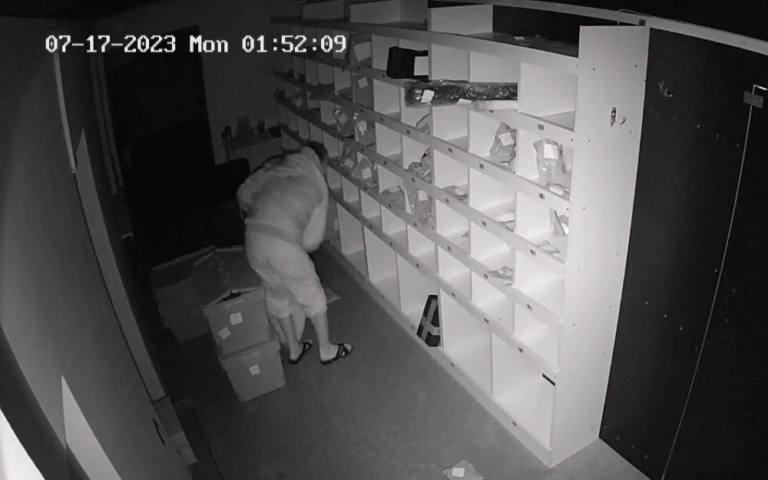    В Оренбурге ночью ограбили пункт выдачи заказов на улице Пролетарской Белов Михаил Александрович